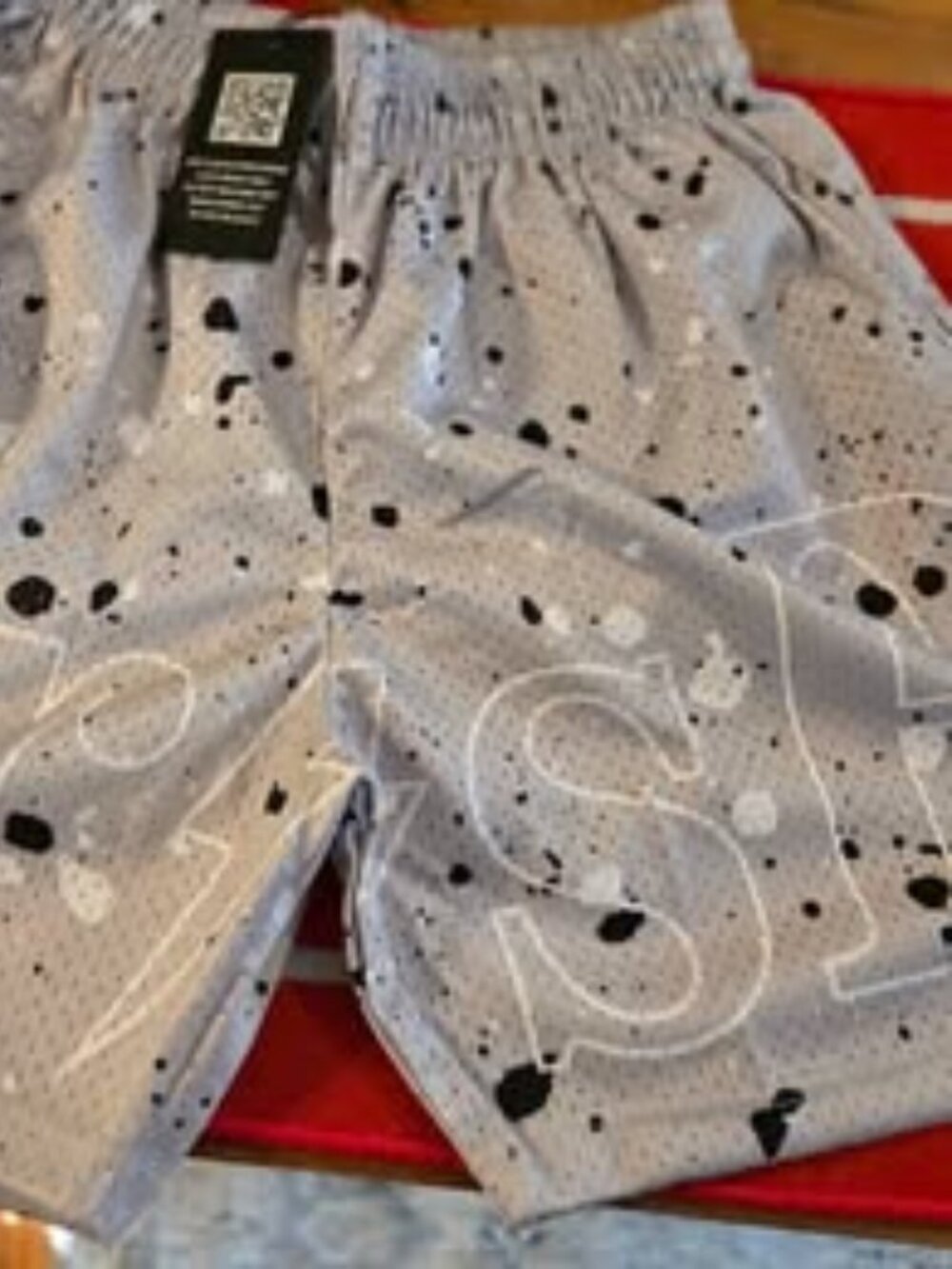 LARGE CRISPY NYC GREY PAINT SPLATTER SHORTS
